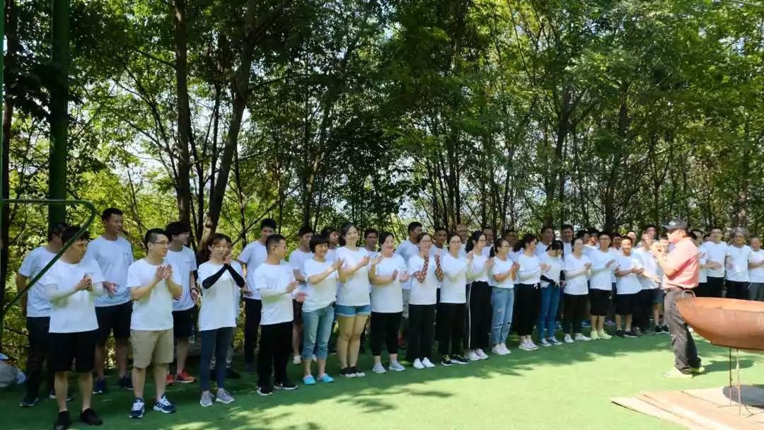 “雙良新型光催化“團(tuán)隊(duì)為王，風(fēng)雨同行”！