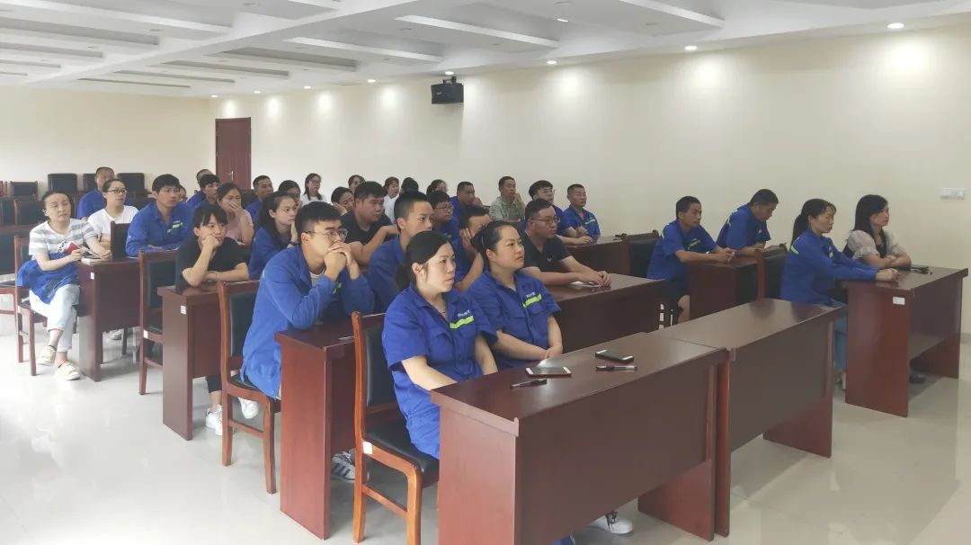 <a href=http://m.massivesupply.com target=_blank class=infotextkey><a href=http://m.massivesupply.com target=_blank class=infotextkey>雙良</a>環(huán)境</a>安全培訓(xùn)“拍了拍”你